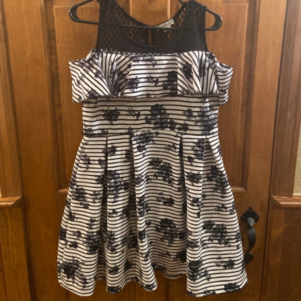 Knitworks Cold Shoulder Formal Dress- Size 18 1/2